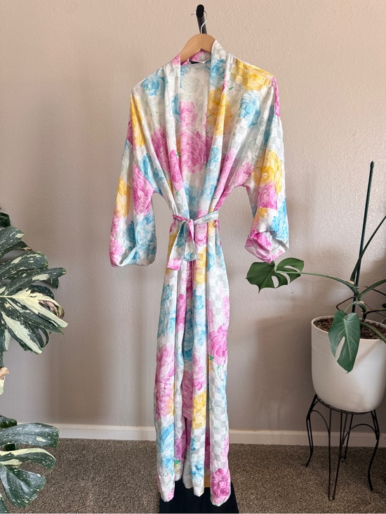 Keyloun by David Gordon Other - Vintage Keyloun by David Gordon Floral Damask Satin Long Robe Pink Blue Yellow